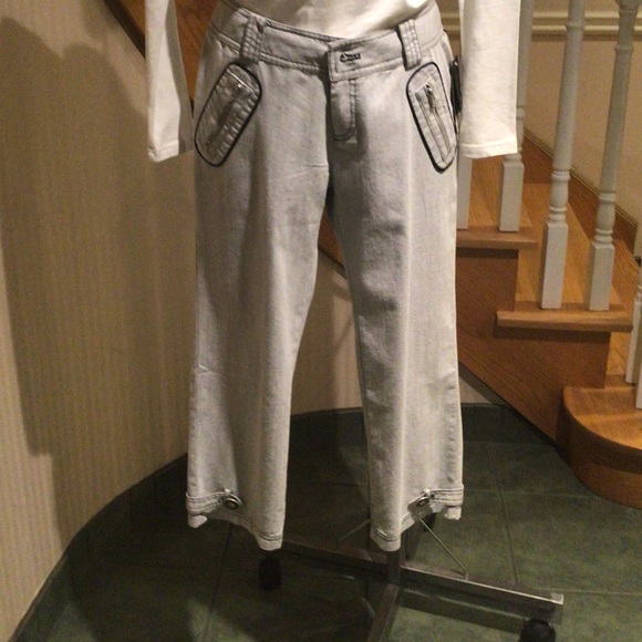 Light grey capris a faded jean look - Picture 4 of 5